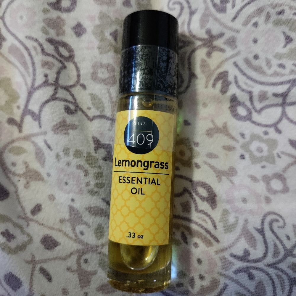 Lemongrass essential oil